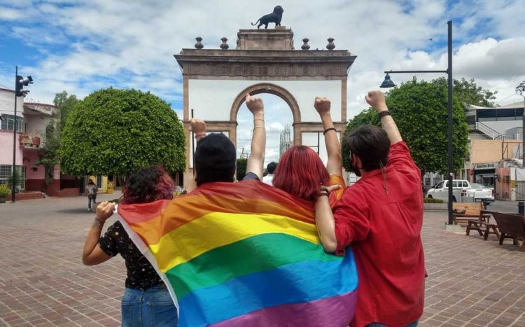 Disfruta del turismo LGBT+ con L de León