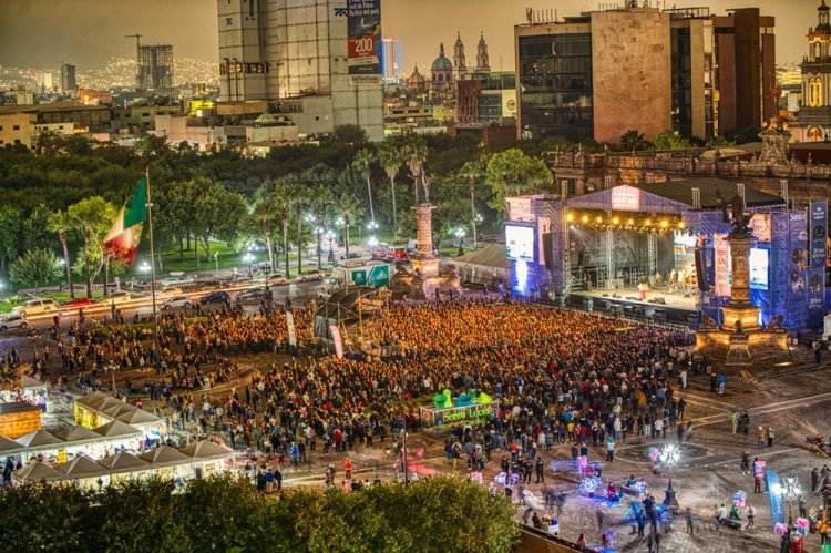 8 razones para asistir al Festival Internacional Santa Lucía en Monterrey