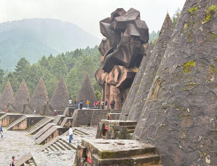 Conoce El Centro Ceremonial Otomí: Un santuario cultural rodeado de bosque